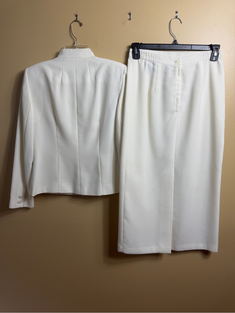 Vintage 90s Sag Harbor Off White Embroidered Skirt Suit Set Size 8 - Picture 8 of 9